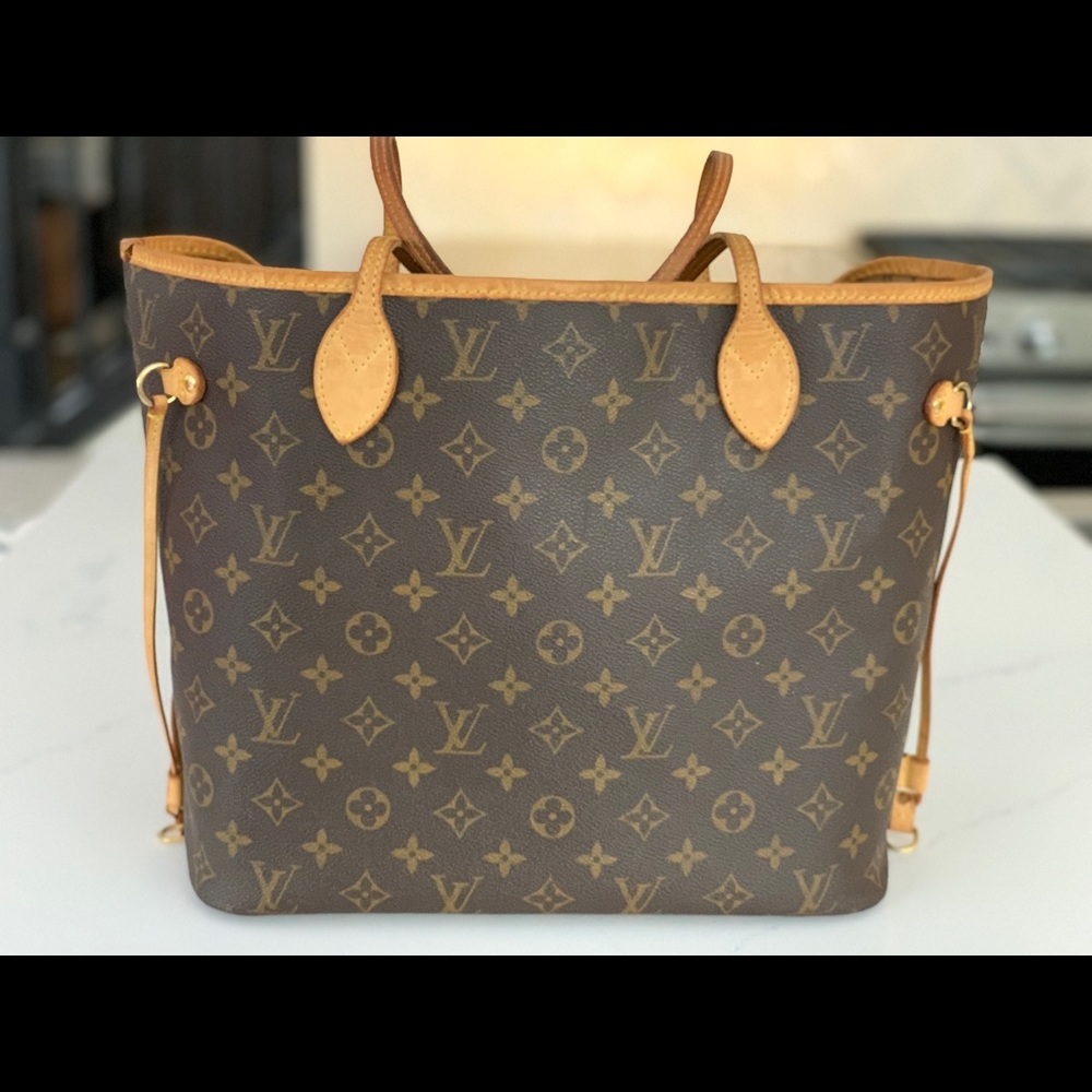 Louis Vuitton Neverfull MM Monogram Canvas